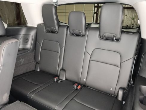 Used 2025 Nissan Pathfinder Platinum w/ Cargo Package AWD/4WD image 15