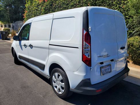 Used 2017 Ford Transit Connect XLT image 3