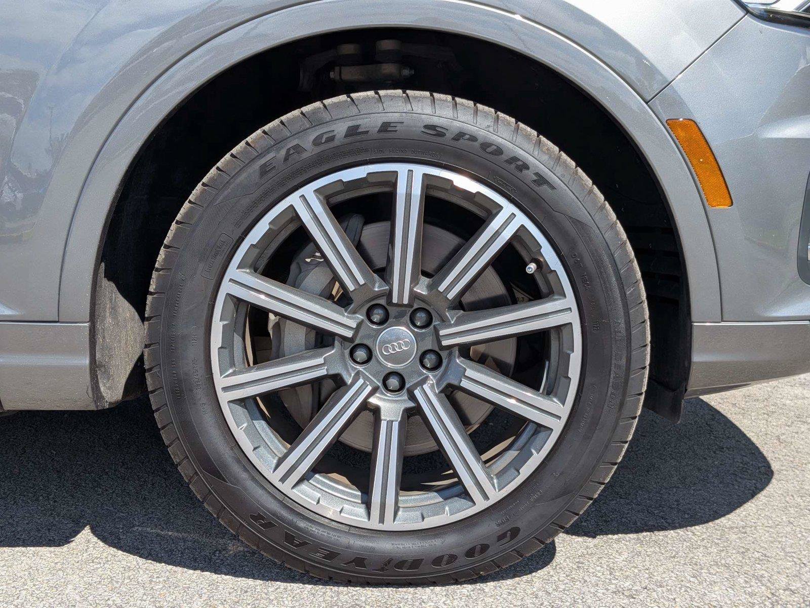 Used 2017 Audi Q7 3.0T Premium AWD/4WD image 4