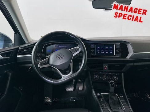 Used 2024 Volkswagen Jetta SE FWD image 22