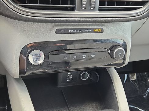 Used 2025 Ford Escape SE FWD image 29