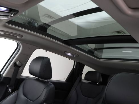 Used 2022 Hyundai Santa Fe SEL w/ Convenience + Premium Package image 16