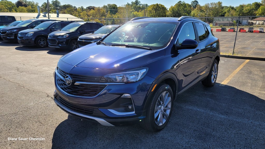 Used 2022 Buick Encore GX Select w/ Experience Buick Package AWD/4WD image 2
