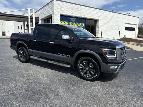 Used 2020 Nissan Titan Platinum Reserve w/ Moonroof Package image 2