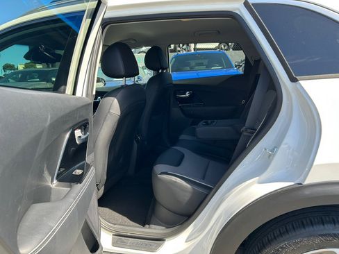 Used 2021 Kia Niro EX FWD image 50