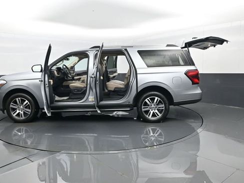 Used 2023 Ford Expedition Max Limited image 36