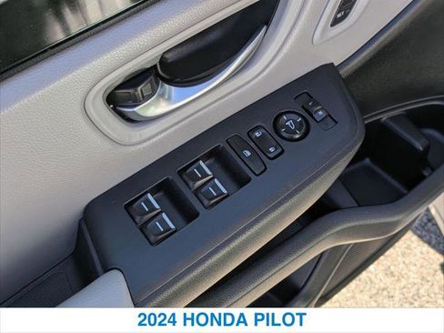Certified 2024 Honda Pilot EX-L image 13