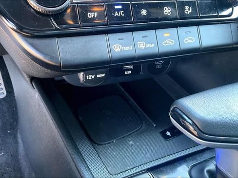 Used 2025 Hyundai Elantra Sport FWD image 28