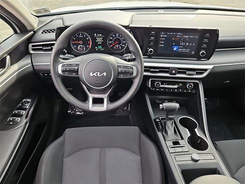 Used 2023 Kia K5 LXS image 12