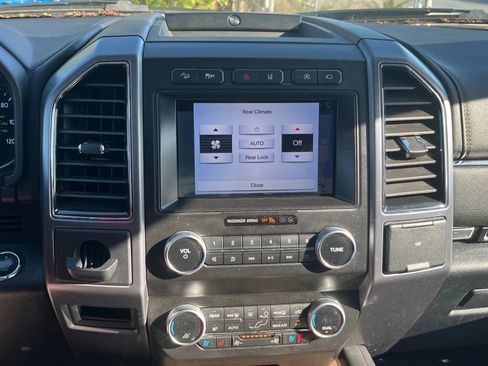 Used 2019 Ford Expedition Platinum AWD/4WD image 15