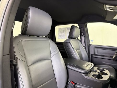 Used 2022 RAM 2500 Tradesman w/ Chrome Appearance Group image 18