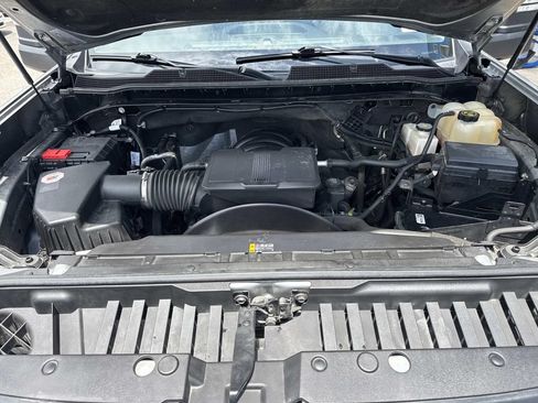 Used 2024 Chevrolet Silverado 2500 Custom w/ Custom Value Package AWD/4WD image 3