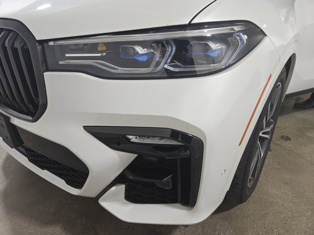 Used 2020 BMW X7 M50i w/ Dynamic Handling Package AWD/4WD image 30