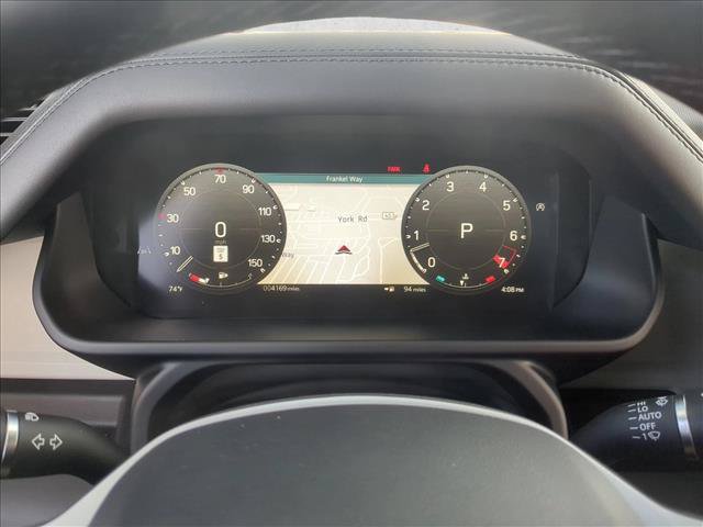 Used 2026 Land Rover Defender 130 X-Dynamic SE AWD/4WD image 15