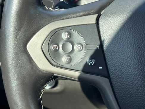 Used 2022 Chevrolet Colorado Z71 AWD/4WD image 17