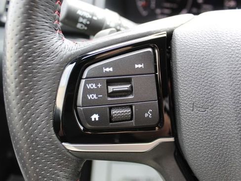 Used 2025 Honda Ridgeline Black Edition image 14