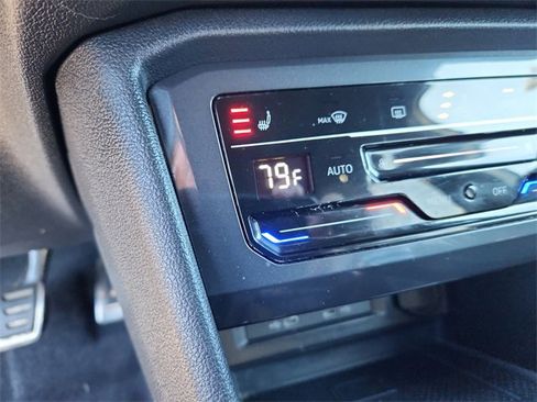 Certified 2022 Volkswagen Tiguan SE R-Line image 20