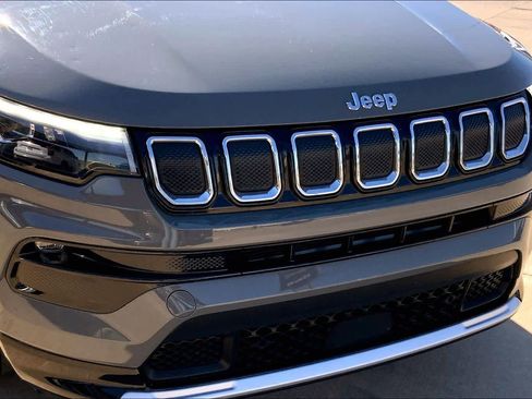 Used 2022 Jeep Compass Limited w/ Elite Group AWD/4WD image 29
