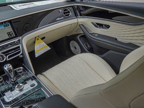 New 2026 Bentley Flying Spur Plug-In Hybrid image 38