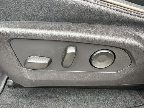 Used 2025 GMC Canyon Denali image 20