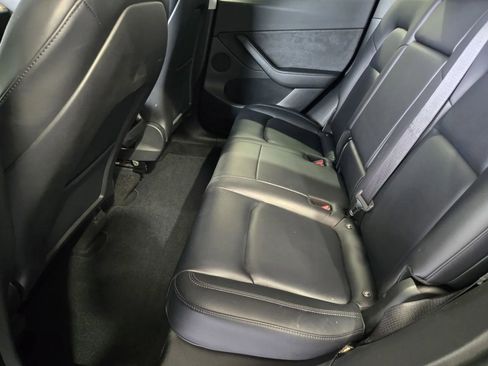 Used 2021 Tesla Model Y 2WD image 12