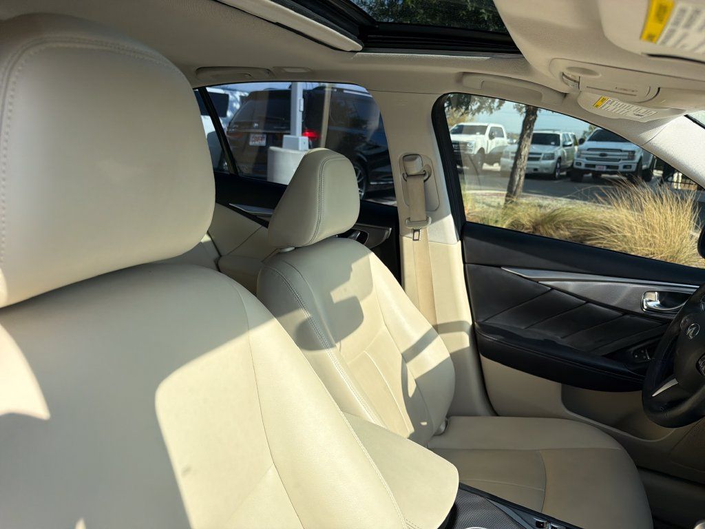 Used 2016 INFINITI Q50 3.0t Premium w/ Driver Assistance Package RWD image 35