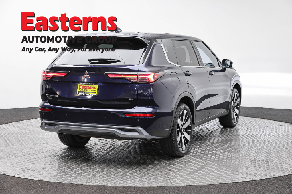 Used 2025 Mitsubishi Outlander SE FWD image 7