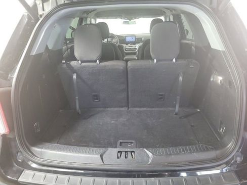 Used 2023 Ford Explorer XLT image 5