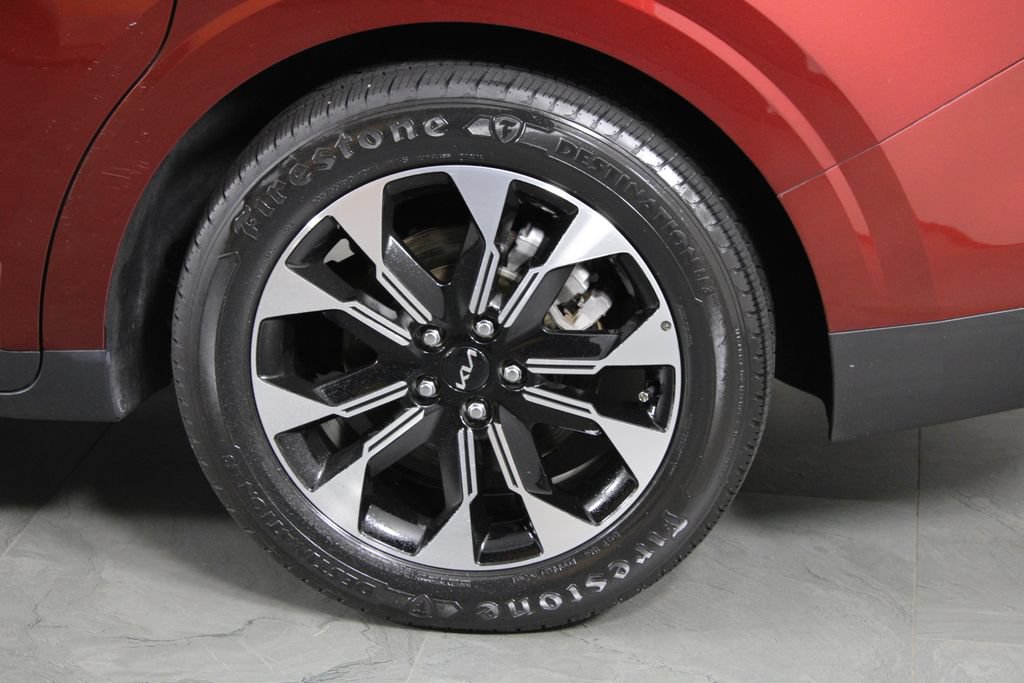 Used 2022 Kia Carnival EX FWD image 14