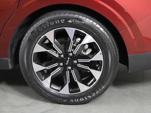 Used 2022 Kia Carnival EX FWD image 14