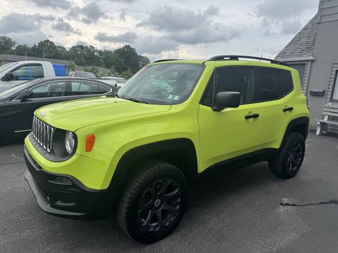 Used 2017 Jeep Renegade Sport w/ Power & Air Group AWD/4WD image 3