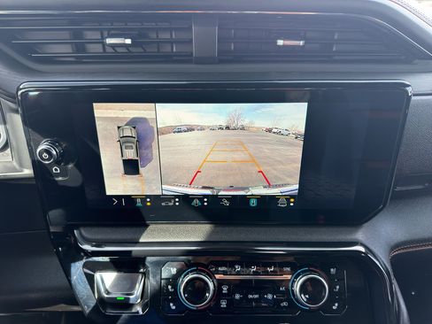 Used 2023 GMC Sierra 1500 AT4 image 23