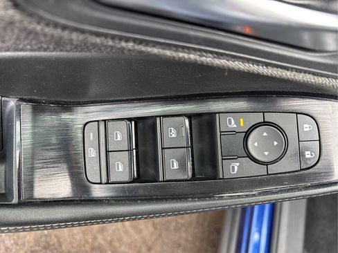 Used 2023 Nissan Rogue SV image 32