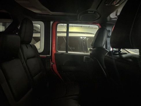 Used 2019 Jeep Wrangler Unlimited Rubicon image 19