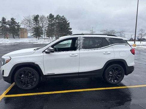 Used 2021 GMC Terrain SLT w/ Infotainment Package II image 8