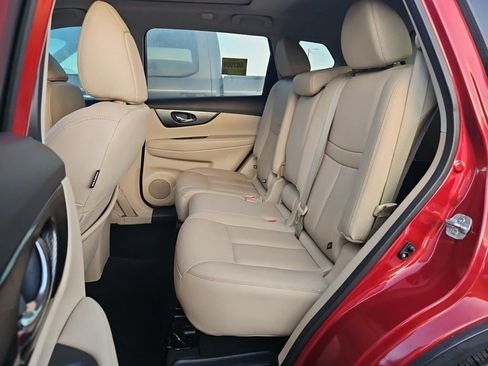 Used 2016 Nissan Rogue SL w/ SL Premium Package FWD image 6