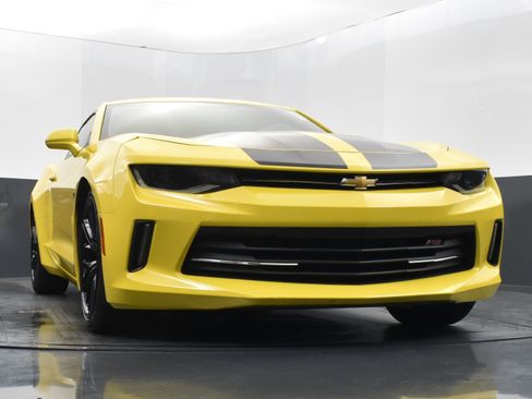 Used 2016 Chevrolet Camaro LT w/ RS Package image 38