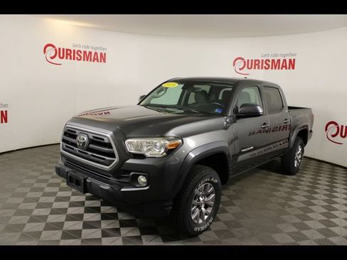 Used 2019 Toyota Tacoma SR5 AWD/4WD image 2