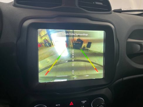 Used 2023 Jeep Renegade Latitude AWD/4WD image 70