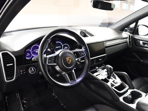 Used 2022 Porsche Cayenne Platinum Edition AWD/4WD image 12