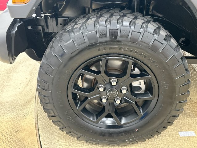 Used 2025 Jeep Gladiator Sport AWD/4WD image 20
