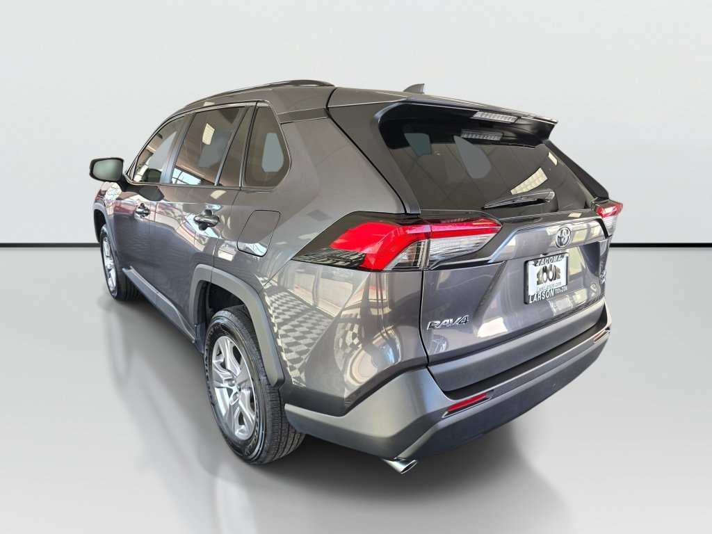 Used 2025 Toyota RAV4 XLE AWD/4WD image 3