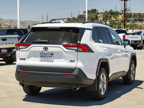 Used 2025 Toyota RAV4 XLE FWD image 7