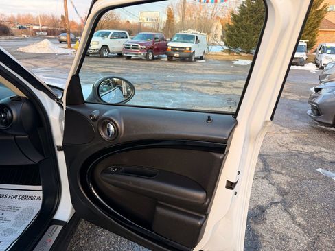 Used 2015 MINI Cooper Countryman S w/ Premium Package image 19