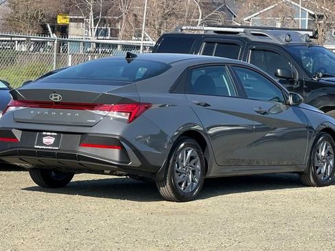 New 2026 Hyundai Elantra Blue image 6