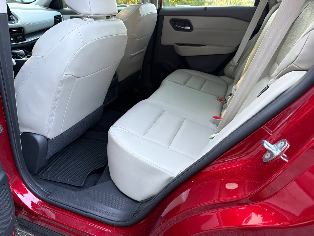 Used 2023 Nissan Rogue SV w/ SV Premium Package FWD image 21