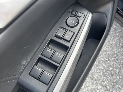 Used 2015 Honda Crosstour EX-L image 32