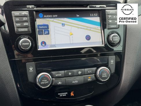 Used 2016 Nissan Rogue SL w/ SL Premium Package image 23