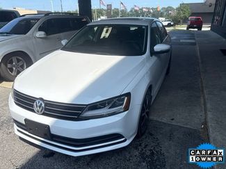 Used 2017 Volkswagen Jetta SE FWD video 1