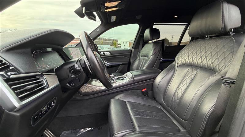 Used 2019 BMW X7 xDrive50i w/ Dynamic Handling Package AWD/4WD image 24